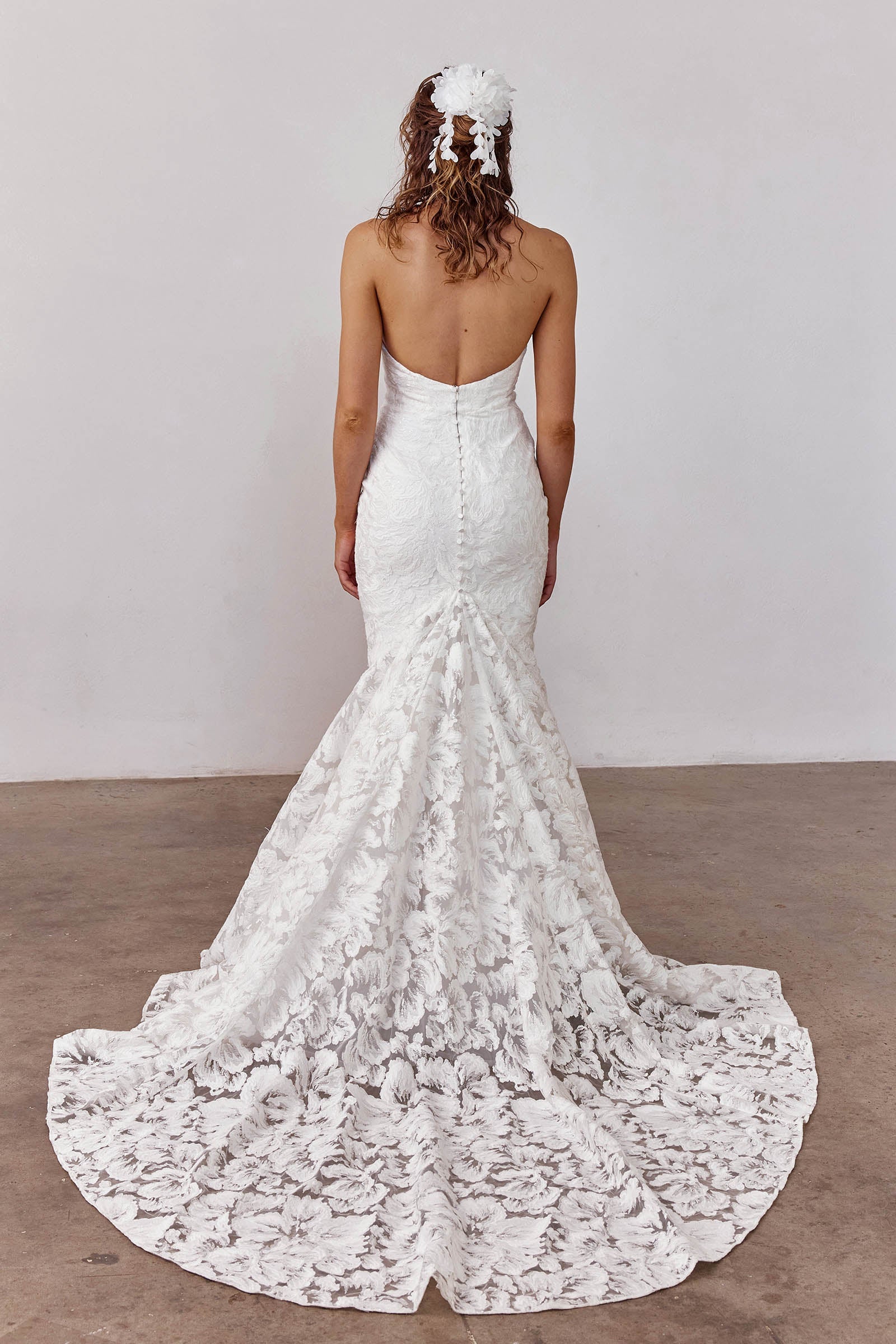 A strapless lace wedding dress_XS_