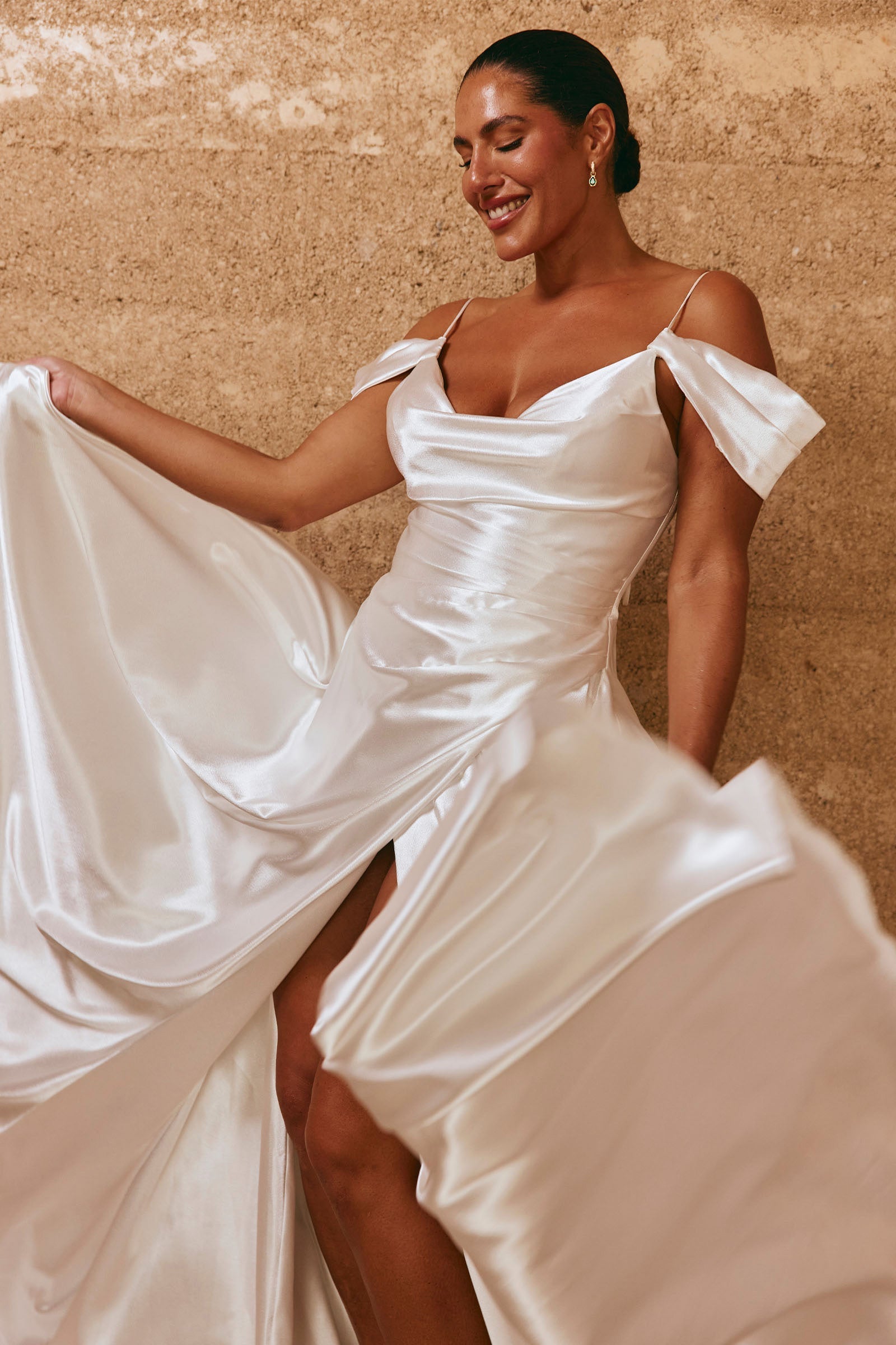 A-line Satin Wedding Dress_L_